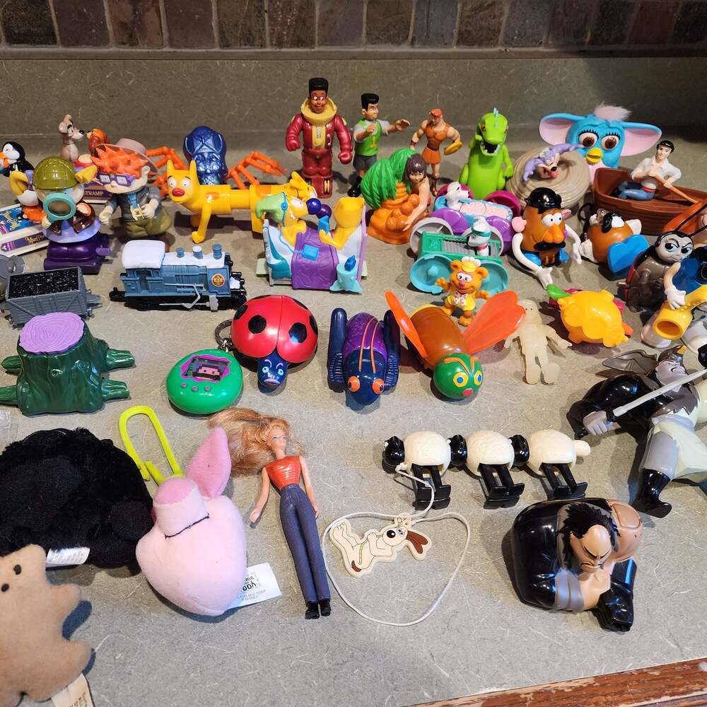 Vintage & Retro Toy Lot – McDonald’s Happy Meal, Figures, Plush, Keychains